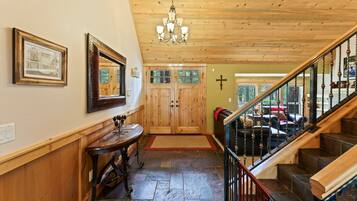 House, 6 Bedrooms | Interior