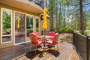 House, 6 Bedrooms | Outdoor dining - 4 Red Fir 6 Bedroom Home (Bend)