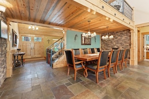 House, 6 Bedrooms | Tempat makan