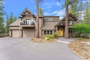 House, 6 Bedrooms | Exterior - 4 Red Fir 6 Bedroom Home (Bend)