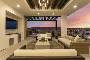 House, Multiple Bedrooms | Living area | Smart TV