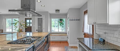 Maison, 3 chambres | Cuisine privée | Réfrigérateur, cafetiÚre-théiÚre, grille-pain
