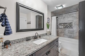 Maison, 3 chambres | Salle de bain | Serviettes fournies, shampooing