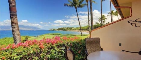 Condo, 2 Bedrooms | Outdoor dining