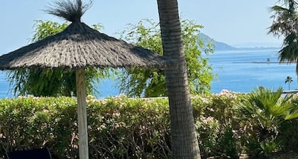 Holiday Home 'Great Townhouse Close To The Beach' with Sea View, Wi-Fi and Air Conditioning