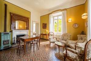 Apartment, 2 Bedrooms, Patio, Lake View | Living area | 30-inch TV with satellite channels