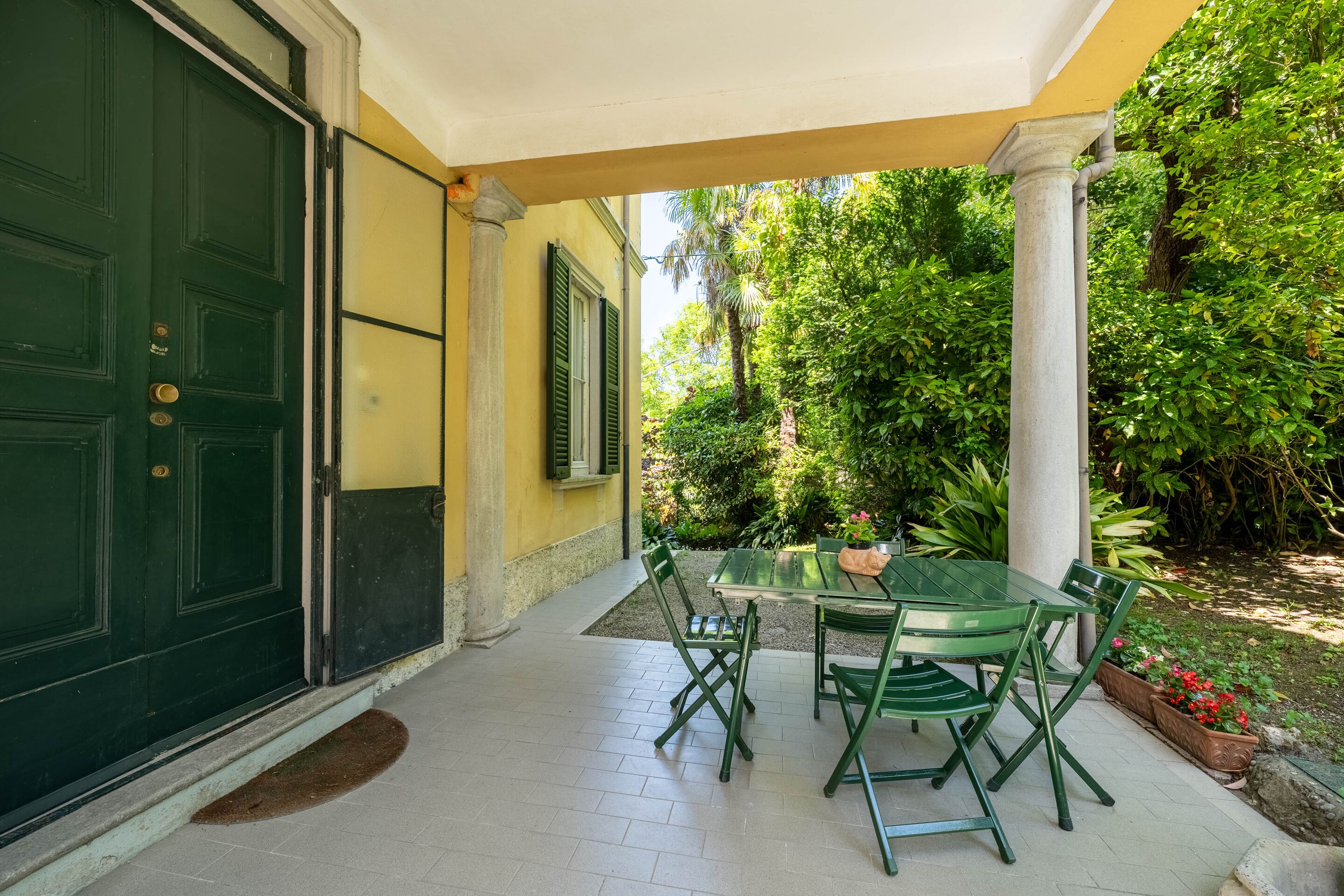 Apartment, 2 Bedrooms, Patio, Lake View | Terrace/patio