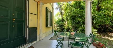 Apartment, 2 Bedrooms, Patio, Lake View | Terrace/patio