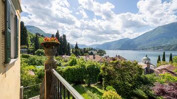 Leilighet, 2 soverom, terrasse, utsikt mot innsjø | Hage