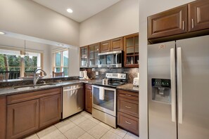 Microwave, stovetop, dishwasher, coffee/tea maker