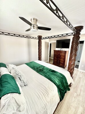 3 bedrooms, iron/ironing board, WiFi, bed sheets