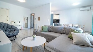 Living area - Barbara's sweet home Glyfada by ΜΡS (Glifada)
