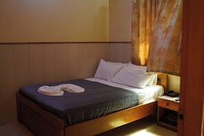 Free toiletries, bathrobes, slippers, towels - Al Amarat Hotel (Karachi)