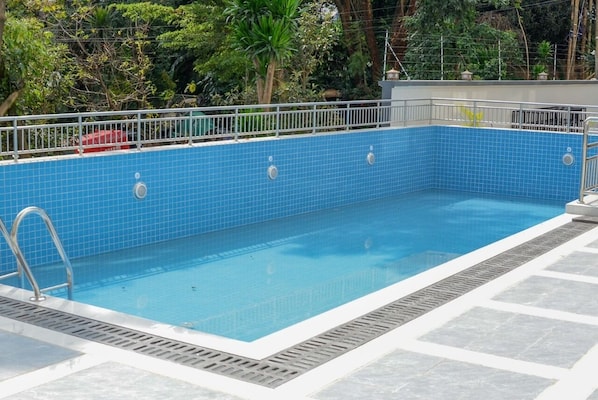Piscine extérieure
