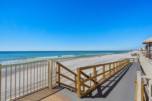 Accommodatie ligt op het strand