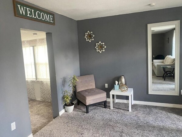 Interior - Sleeps 6 on 3BR House in Charming Palmetto Ellenton, WiFi, AC. Nature & Comfort (Palmetto)