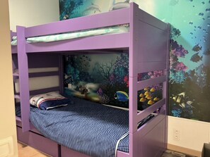 1 habitación, tabla de planchar con plancha y wifi