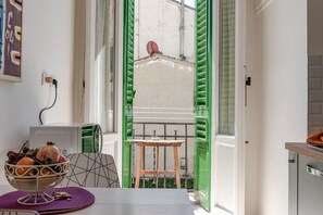 Dining - Apartment 'Comfort Polimoda' with Balcony, Wi-Fi and Air Conditioning (Firenze)