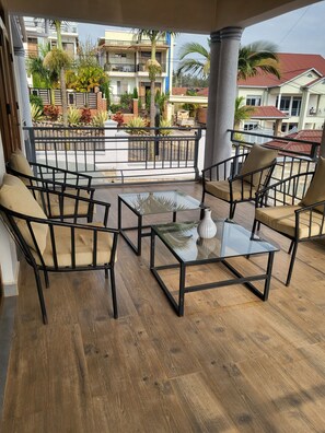 Terrace/patio - Nice bed & breakfast with WiFi in a very vibrant environment in Kigali (Kigali)
