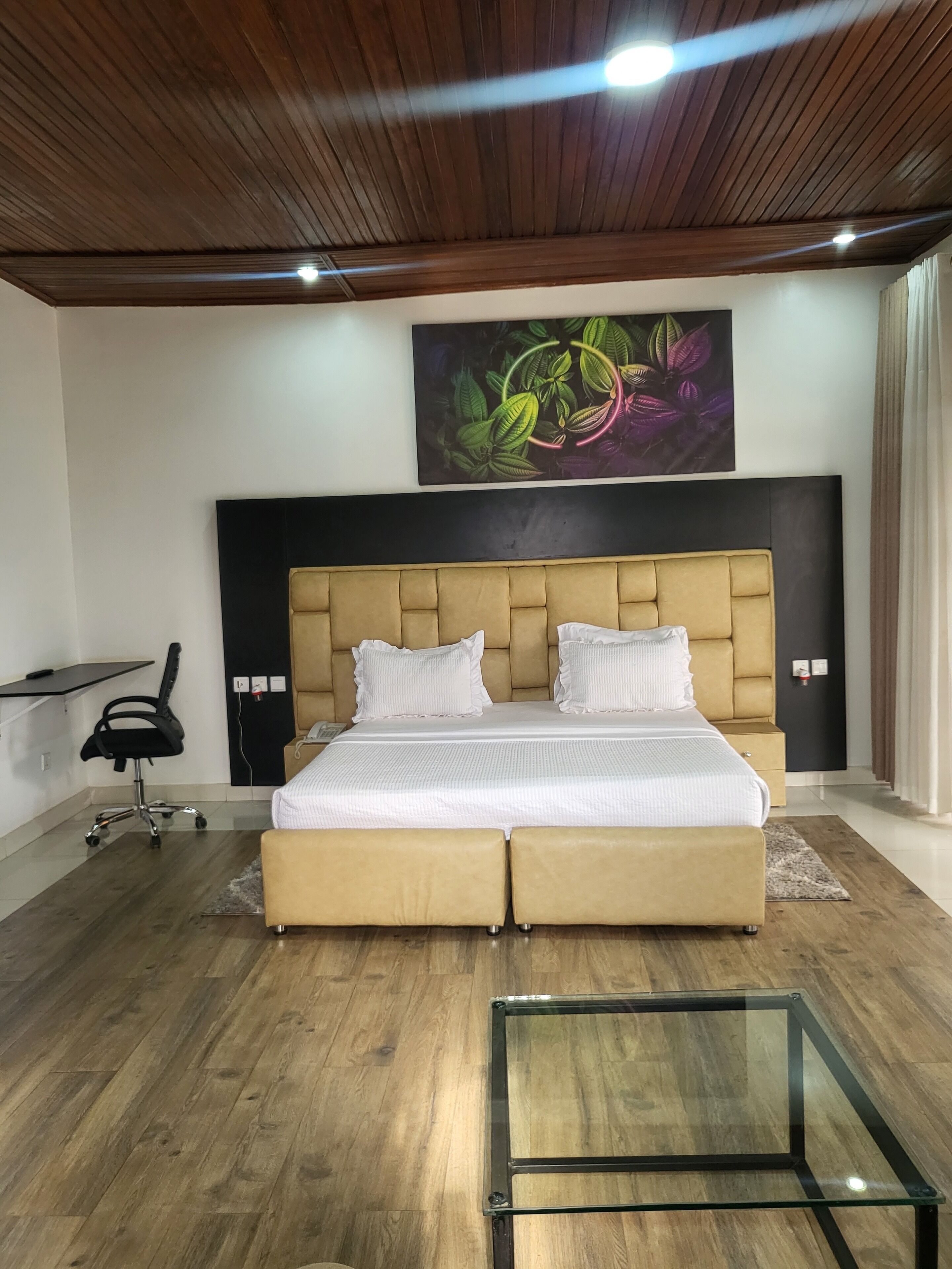 4 chambres, fer et planche à repasser, Wi-Fi, draps fournis