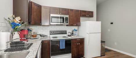 Apartment, Multiple Beds, Balcony, Garden View (887 Lexington Ave #1) | Private kitchen | Fridge, microwave, oven, stovetop