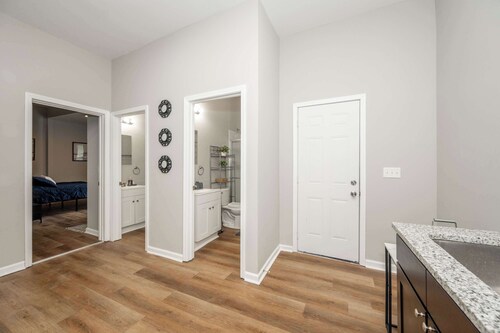 Queen City Retreat 1 - Cozy Home for 6 Near Attractions & Restaurants