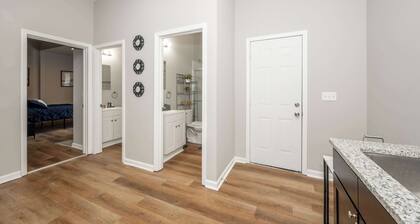 Queen City Retreat 1 - Cozy Home for 6 Near Attractions & Restaurants