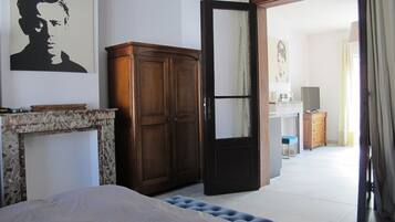 1 chambre, fer et planche Ă  repasser, Wi-Fi, draps fournis