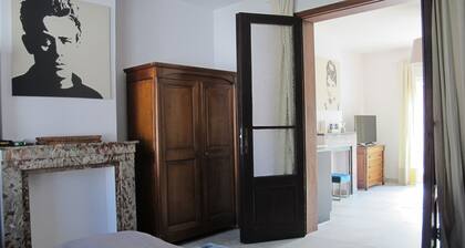 Brussels Downtown with terrace