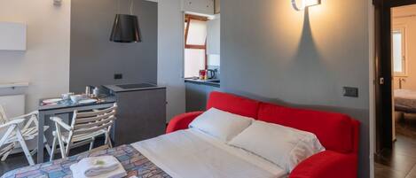 2 bedrooms, iron/ironing board