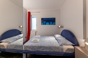 2 Schlafzimmer, Bügeleisen/Bügelbrett