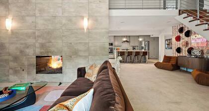 Desert Disco - 4BR Mid-Century Modern Design