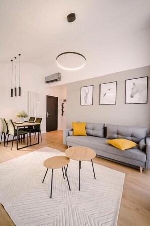 Deluxe Villa, Valley View | Living area | 138-cm Smart TV with digital channels