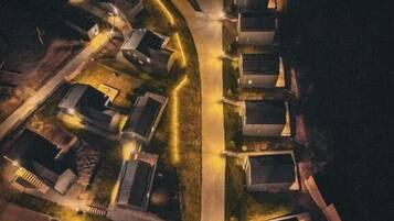 Fassade der Unterkunft – Abend/Nacht