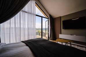 Deluxe dubbelrum - 1 queensize-säng - utsikt mot dalen | Gratis wi-fi