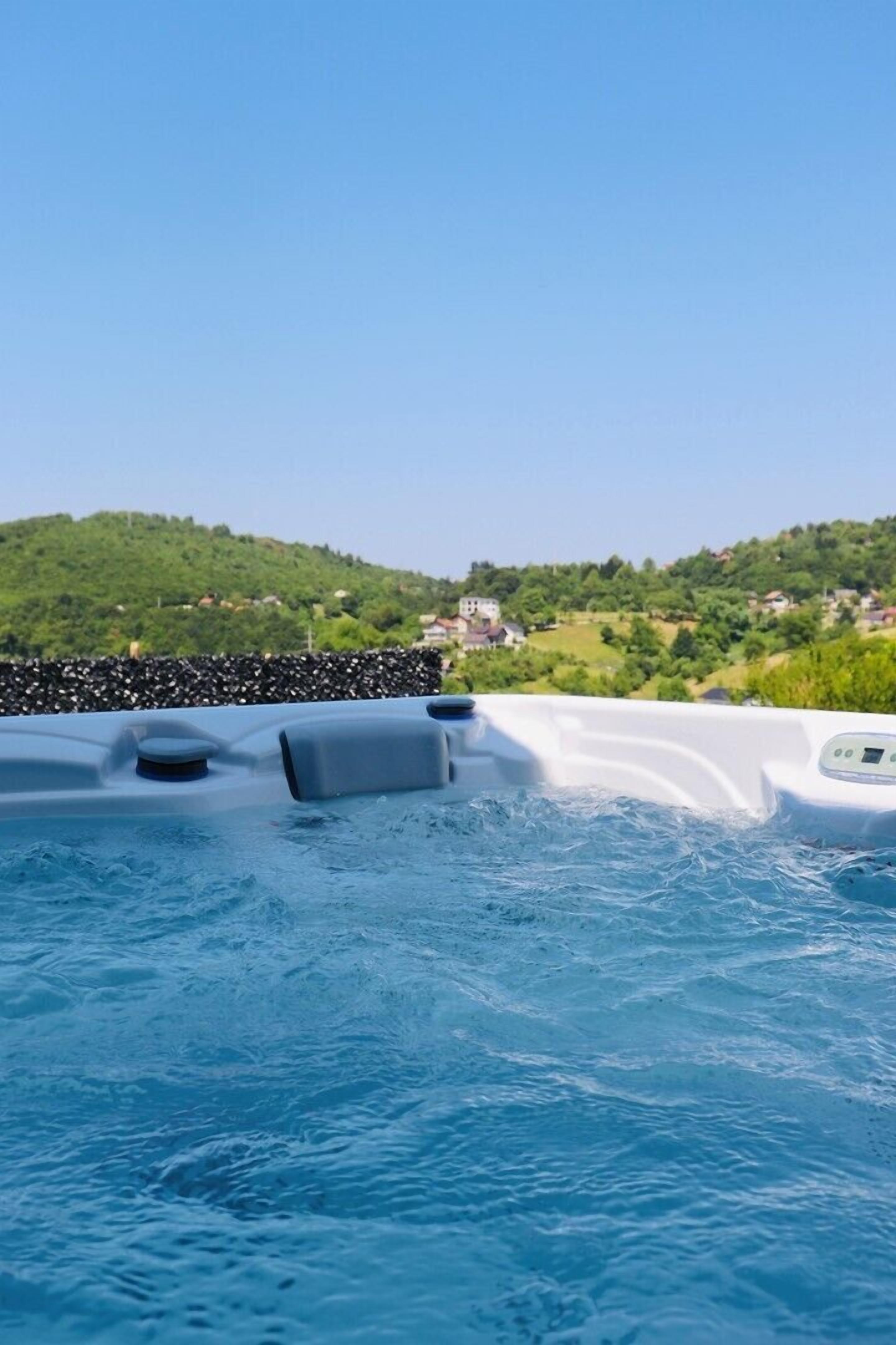 Bain à remous extérieur