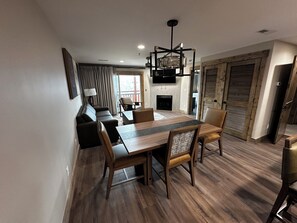 Interior - Charming 4 Bedroom villa with Views of the Great Smoky Mountains, and nature. (Gatlinburg)