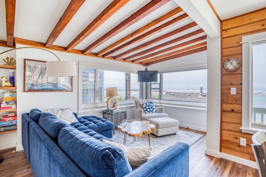 Remodeled Ocean View Retreat In Netarts, Dog-ok - Tillamook, OR