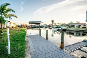 Marina - Waterfront Oasis with Pool, Spa + Lanai Bar - Simply Blessed (Apollo Beach)