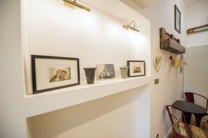 Hypo-allergenic bedding, individually decorated, individually furnished - The Spot (Prague)