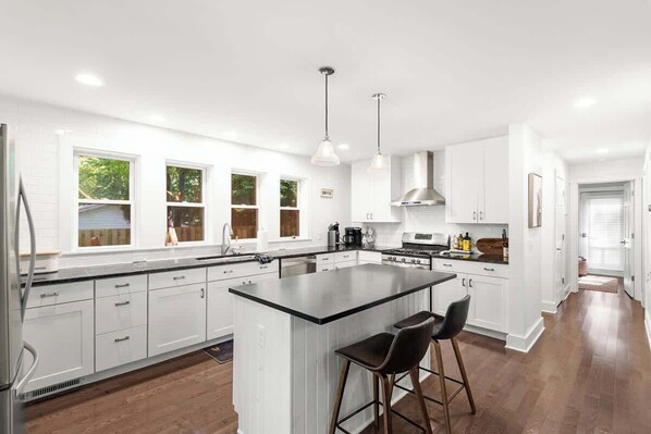 Fridge, microwave, oven, stovetop