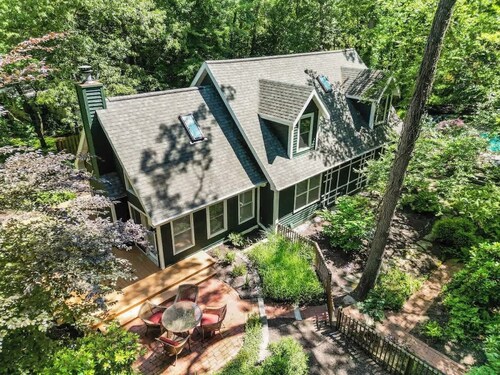 Oasis in the Woods - Hot Tub, Pool & Pizza Oven