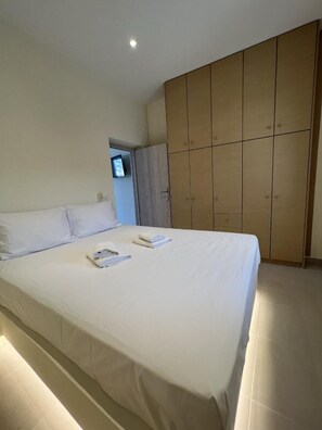 Deluxe Villa, Courtyard View - New Villa Sostis (Santorini)