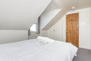 3 dormitorios, tabla de planchar con plancha, Internet y ropa de cama