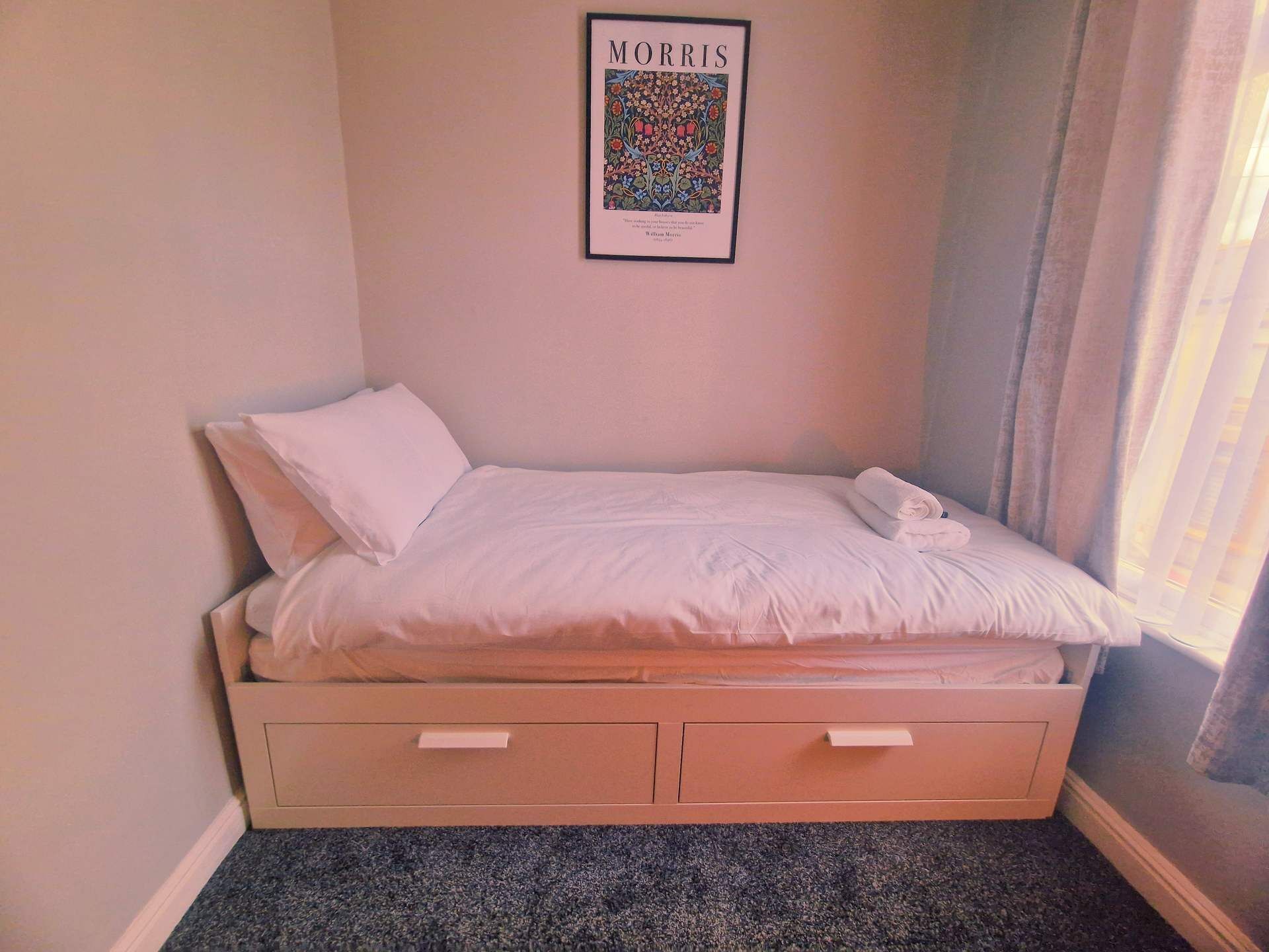 4 bedrooms, iron/ironing board, Internet, bed sheets