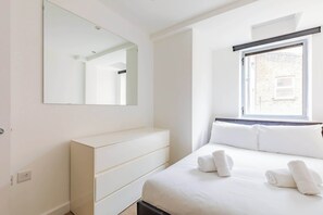 3 chambres, fer et planche à repasser, accès Internet, draps fournis