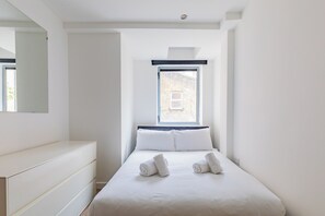 3 chambres, fer et planche à repasser, accès Internet, draps fournis