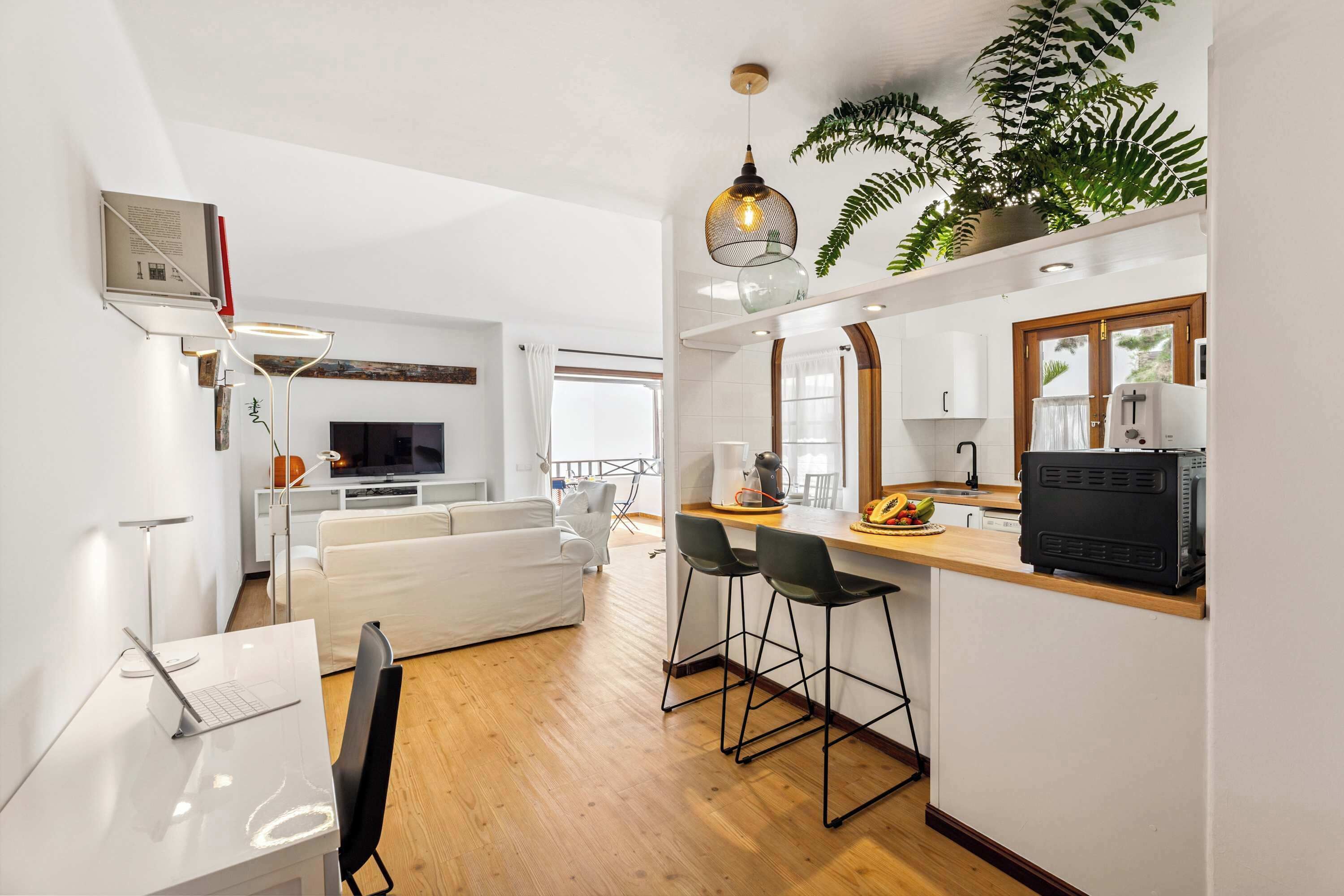 TV, DVD player, offices