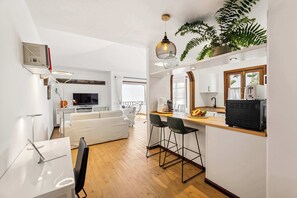 Tv, dvd-spelare och kontor