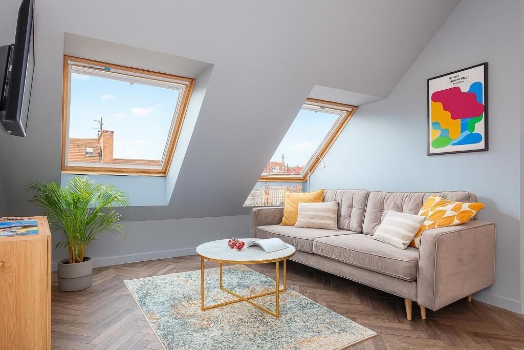 Klassiek appartement | Een laptopwerkplek, verduisterende gordijnen, geluiddichte muren